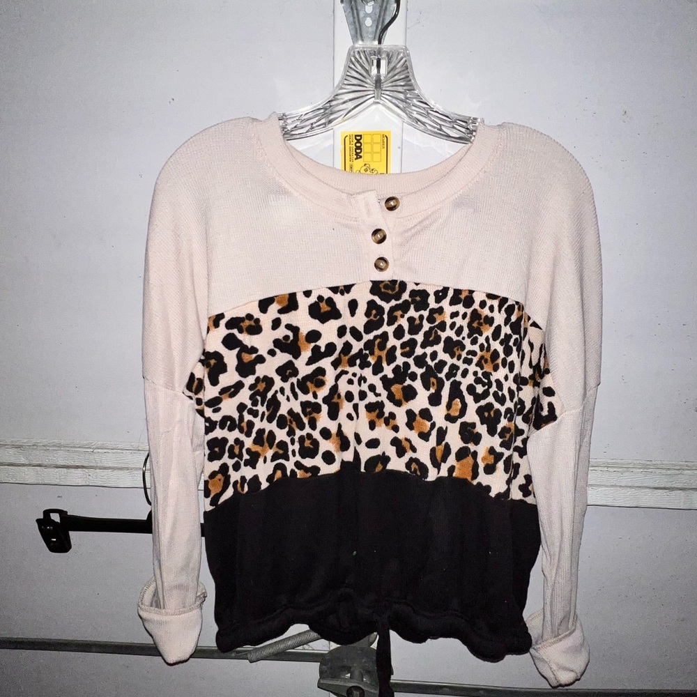 Long sleeve leopard print/beige blouse